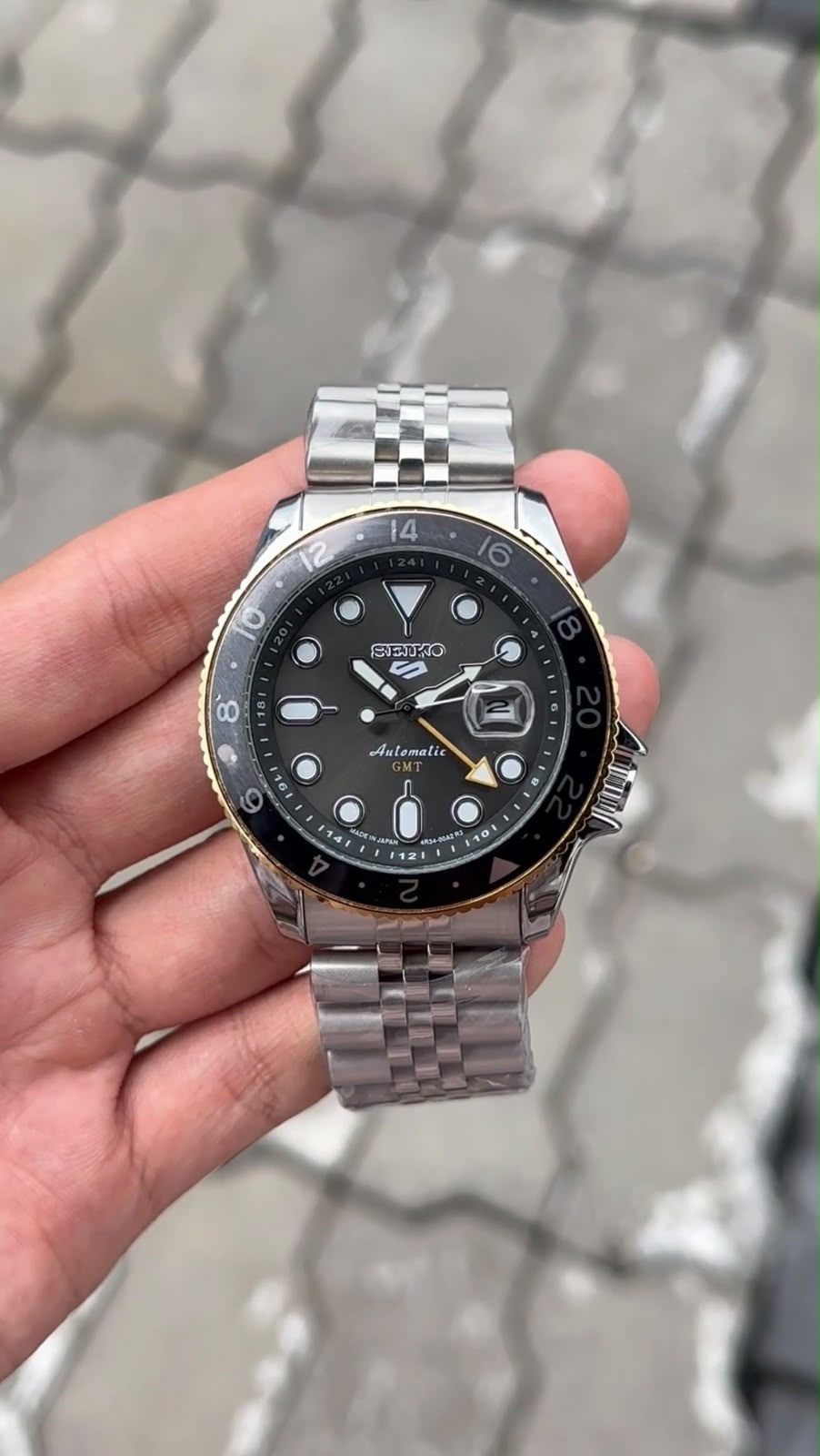 Seiko 5 Sports Black Dial Black Bezel Silver Watch