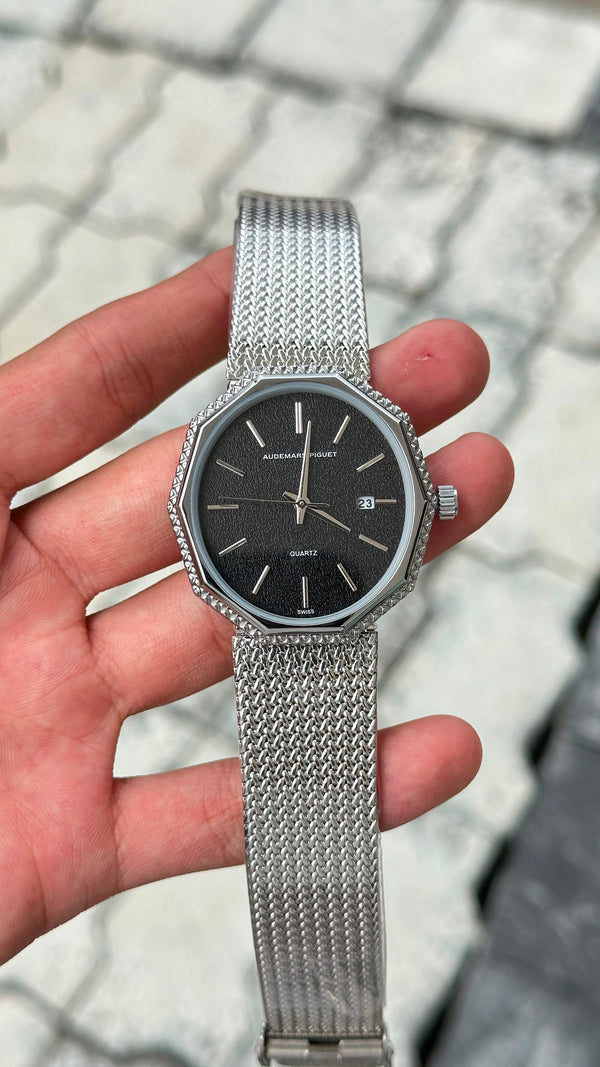 Audemars Piguet Black Dial Silver Bezel Silver Mesh Bracelet Watch